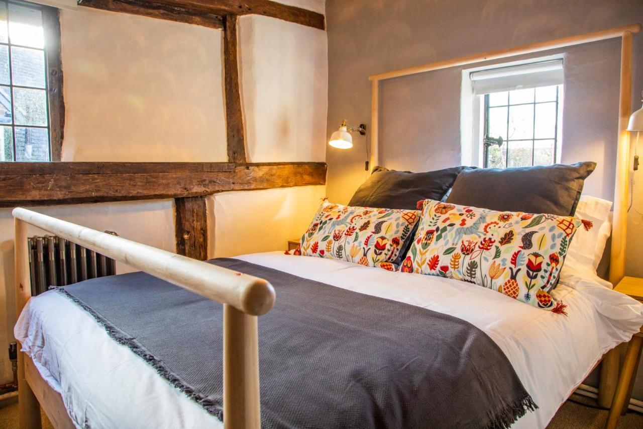 Вилла 3 Masons Court The Oldest House In Stratford Upon Avon, Warwickshire. Экстерьер фото